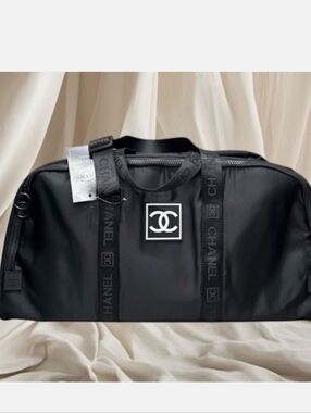 Black Nylon With White Branding Unisex Travel/Gym Bag.